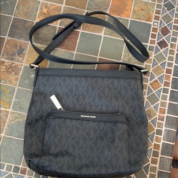 Michael Kors Crossbody - Picture 2 of 5